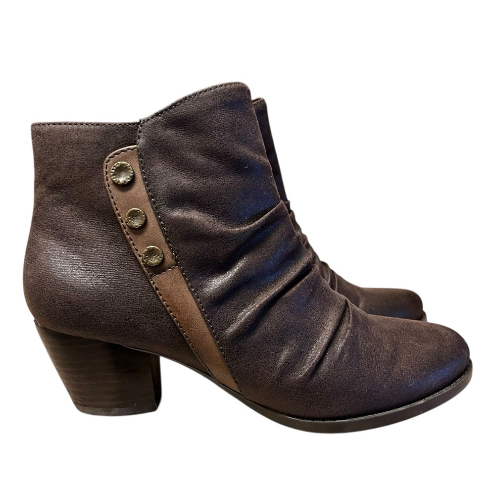 BARETRAPS Women’s Fall Office Comfy Button Stacked Heel Ankle Boots Sz 8